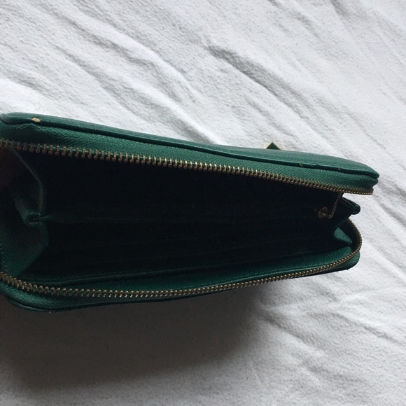Green Wallet - Picture 3 of 4